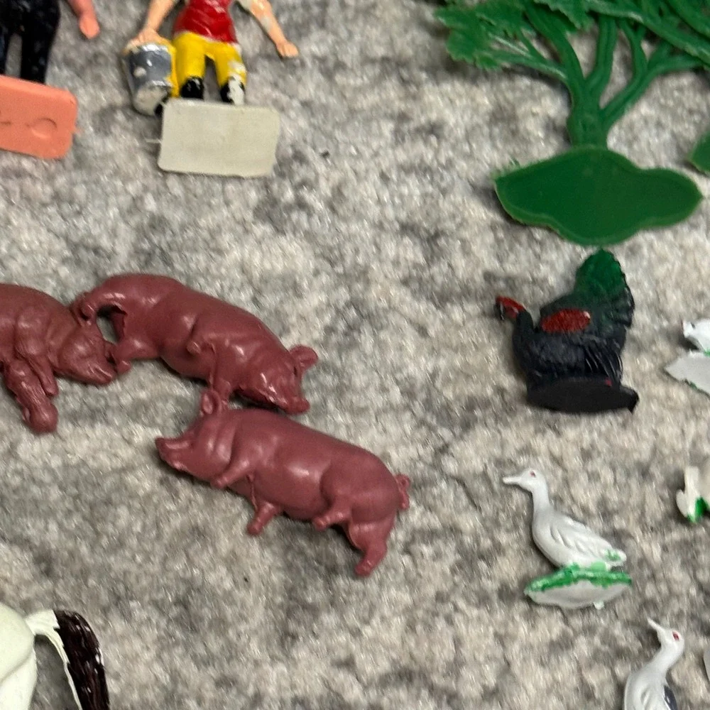 Vintage Pat Harris Farm Set Plastic Animals Figures Fencing Made‎ in Hong Kong